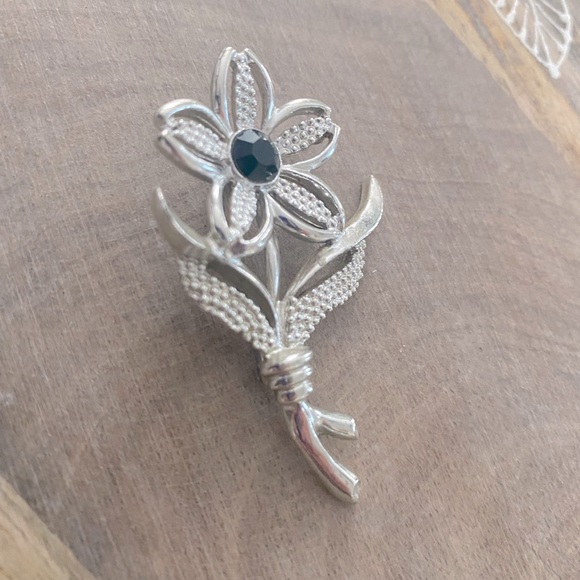 Vintage Sarah Coventry Flower Brooch - Picture 2 of 3